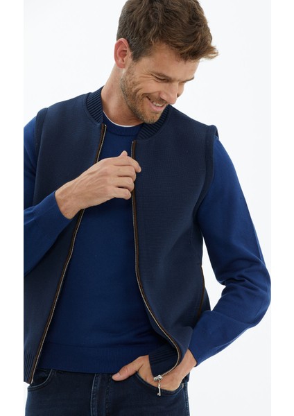 Lacivert Triko Yelek Erkekler İçin Modern Dik Yaka ve Nubuk Detaylı