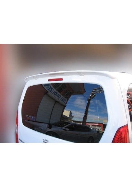 Peugeot Partner Tepee Beyaz Spoiler