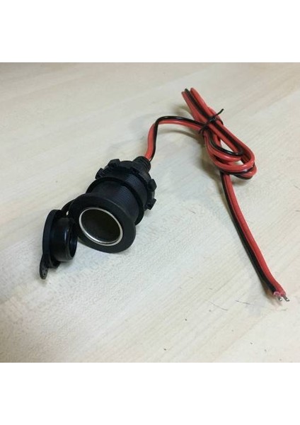 Dişi Çakmak Soket Vidalı Tip Montalı Çakmak Soketi Kapaklı Dişi Ç