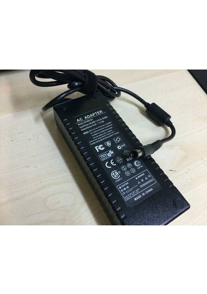 Hp Notebook Laptop Adaptörü 120W Wat 18.5 Volt 6.15 Amper 18.5V 6