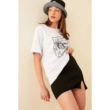 Swist Beyaz Sun And Moon Baskılı Oversize Kadın Tshirt