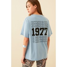 Swist Mavi Vintage Sırt Baskılı Oversize Kadın Tshirt