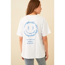 Swist Beyaz Hedonistic Sırt Baskılı Oversize Kadın Tshirt