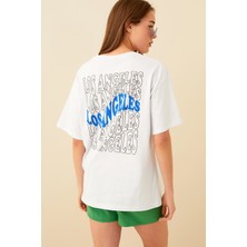 Swist Beyaz La Sırt Baskılı Oversize Kadın Tshirt