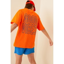 Swist Turuncu Good Vibes Sırt Baskılı Oversize Kadın Tshirt