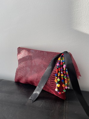 Sisaart Bordo Yılan Desenli Boncuk Aksesuarlı Clutch ve El Çantası