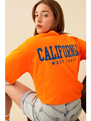 Swist Turuncu Clfrnia Sırt Baskılı Oversize Kadın Tshirt