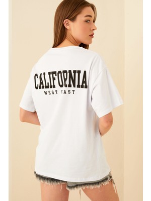 Swist Beyaz Clfrnia Sırt Baskılı Oversize Kadın Tshirt