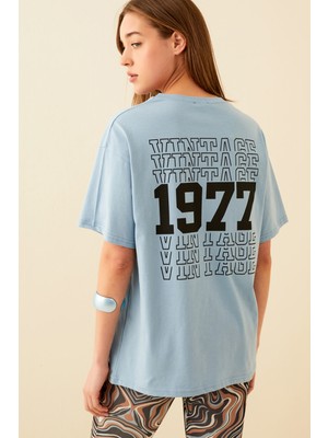 Swist Mavi Vintage Sırt Baskılı Oversize Kadın Tshirt