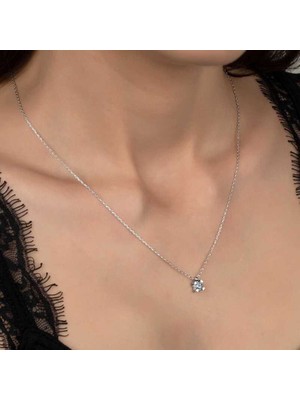 925 Gümüş Swarovski Taşlı Gümüş Tektaş Bayan Kolye