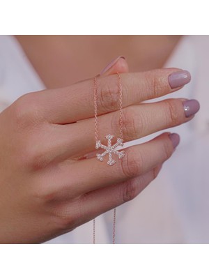 925 Gümüş Kar Tanesi Tasarımlı Rose Kaplama 925 Ayar Gümüş Kadın Kolye