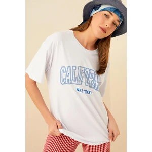 Beyaz West Coast Baskılı Oversize Kadın Tshirt