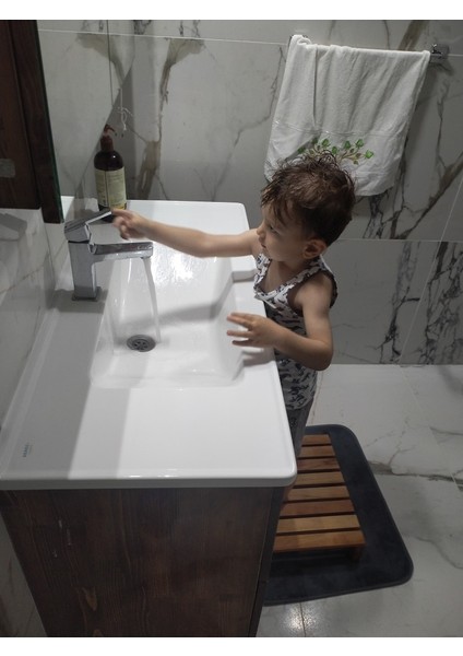 Çocuk Lavabo Önü ve Abdest Alma Basamağı