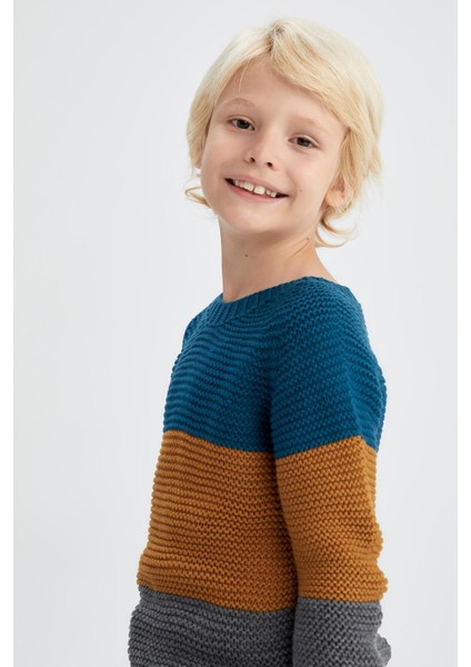 Erkek Çocuk Regular Fit Bisiklet Yaka Kazak R3179A622AU