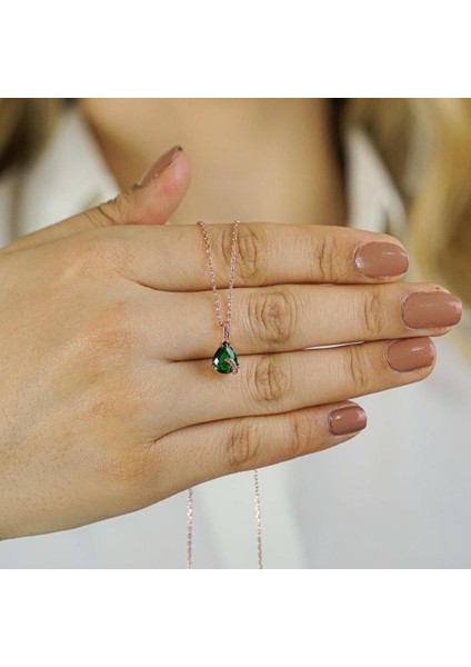 Damla Tasarımlı Zümrüt Yeşili Zirkon Taşlı 925 Ayar Gümüş Kadın Kolye Rose