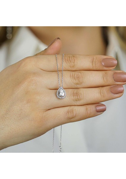 Damla Tasarımlı Beyaz Zirkon Taşlı 925 Ayar Gümüş Kadın Kolye