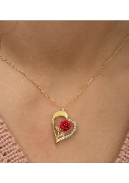 Özel Tasarım Altın Kaplama Kalp Içinde Gül Detaylı 925 Ayar Gümüş Kolye Gold Renk fiyatları