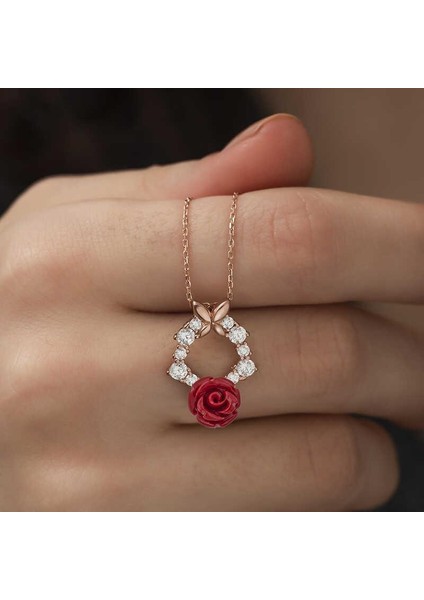 Şık Gül ve Kelebek Tasarımlı 925 Ayar Gümüş Kolye fiyatları