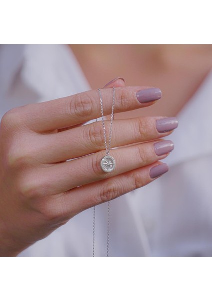 Sedef Taşlı Pusula Tasarımlı 925 Ayar Gümüş Kadın Kolye