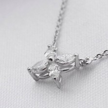 İryum 14 Ayar Altın 0.30 Karat Pırlanta 4 Yapraklı Markiz Kolye