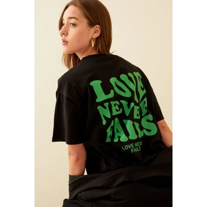 Siyah Love Never Sırt Baskılı Oversize Kadın Tshirt