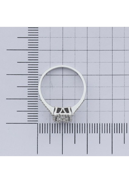0.33 Karat E-F Vs Pırlanta 14 Ayar Altın Baget Yüzük
