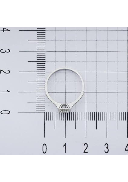 0.19 Karat E-F Vs Pırlanta 14 Ayar Altın Baget Yüzük