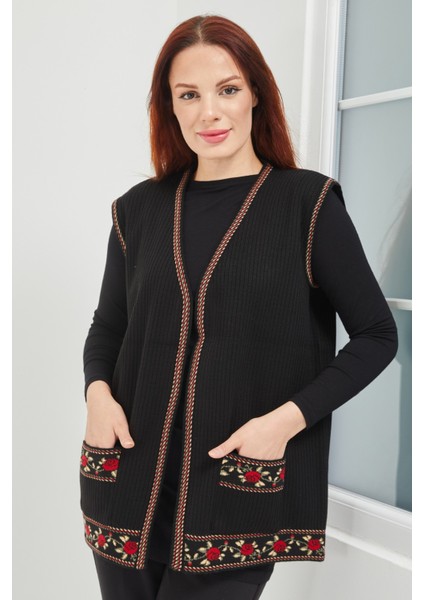 Anne Triko Gül Motifli Siyah Kısa Cepli Yelek