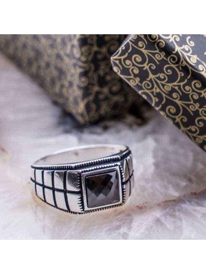 925 Gümüş Kare Siyah Zirkon Taşlı Gümüş Yüzük