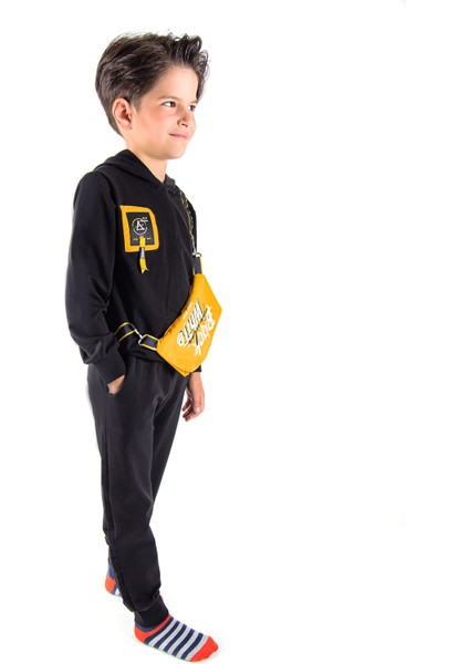 Çanta Detaylı Kapüşonlu Erkek Çocuk Eşofman Takımı modelleri