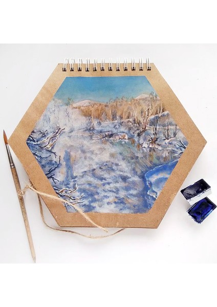 Altıgen Kraft Spiralli Eskiz Defteri Karışık Teknikler Için. Mix Media Hexagon Sketchbook
