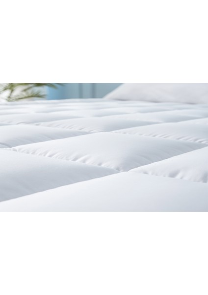 Dört Köşe Lastikli Kapitoneli Yün Dolgulu Uyku Pedi fırsatları