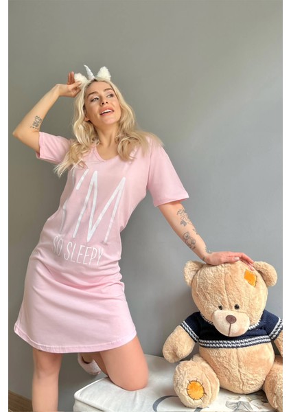 Pijama Evi Açık Pembe Sleepy Baskılı Kadın Gecelik