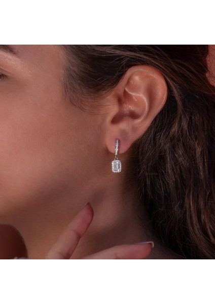 Baget Taşlı Sallantılı 925 Ayar Gümüş Küpe fiyatları