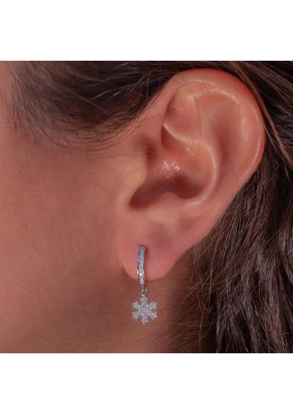 Kar Tanesi Tasarımlı Sallantılı 925 Ayar Gümüş Küpe