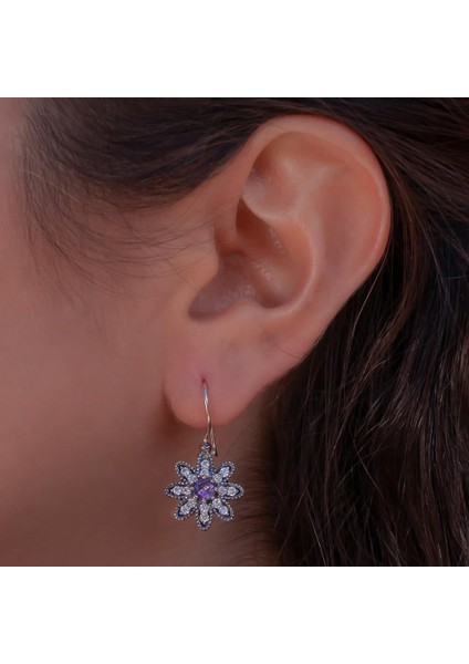 Çiçek Tasarımlı Beyaz Mor Zirkon Taşlı Çengelli Gümüş Küpe