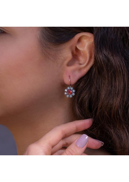 Kırmızı Beyaz Zirkon Taşlı Çengelli 925 Ayar Gümüş Çiçek Küpe