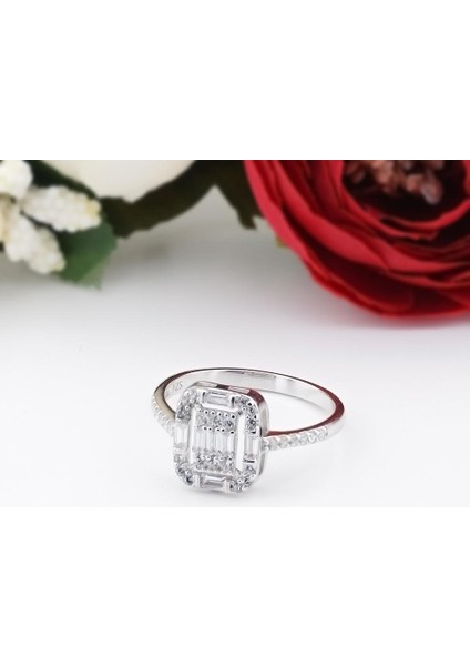 925 Ayar Gümüş Baget Zirkon Taşlı Bayan Yüzük