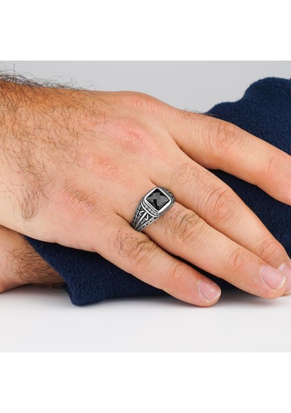 Siyah Kare Zirkon Taşlı Desenli 925 Ayar Gümüş Yüzük fiyatları