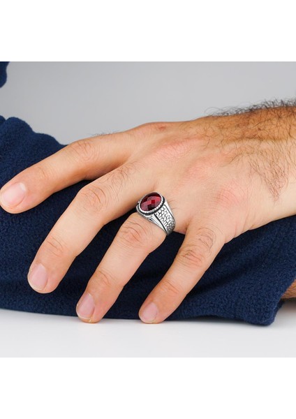 Oval Kırmızı Zirkon Taşlı Desenli 925 Ayar Gümüş Yüzük fiyatları
