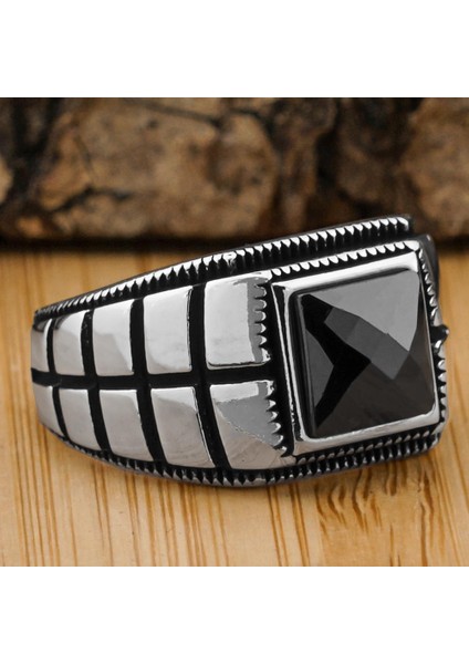 Siyah Zirkon Taşlı Çizgili 925 Ayar Gümüş Yüzük