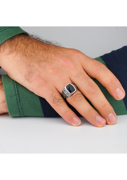 Siyah Zirkon Taşlı Desenli 925 Ayar Gümüş Yüzük fiyatları