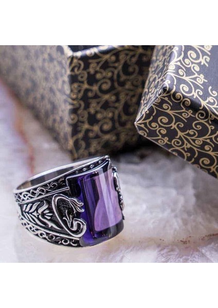 925 Ayar Gümüş Mor Zirkon Taşlı Vav Figürlü Yüzük
