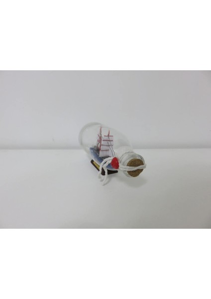 Ahşap Altlık Cam Şişe İçerisinde -16,5 Cm Gemi Maketi