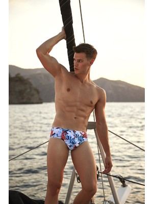 Doreanse 3826 Erkek Slip Mayo Mavi Tropikal Desen ile Rahat ve Şık Plaj Giyimi