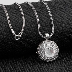 Çift Taraflı Ay Yıldız Tasarımlı Açılabilir 925 Ayar Gümüş Cevşen Kolye