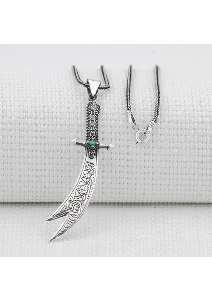 Yeşil Taşlı Zülfikar Kılıç Tasarımlı 925 Ayar Gümüş Kolye