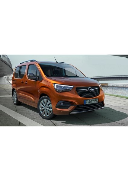 2022 Opel Combo Bagaj Havuzu Uyumlu 3D Model Kokusuz Kauçuk Siyah fırsatları