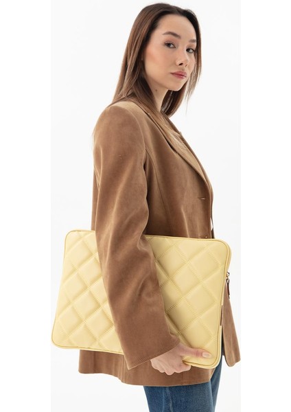 15.6'' ve 16'' Kapitone Deri Laptop Kılıfı fiyatları