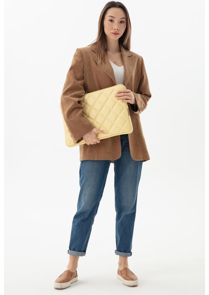 15.6'' ve 16'' Kapitone Deri Laptop Kılıfı modelleri